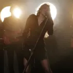 m_mileycyrussingingkimmel1_060225617840