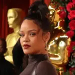 m_rihanna20oscars20carpet_12052335831