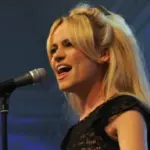 getty_duffy20sings_032526809830