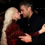 getty_gaga20and20michael20nose20to20nose_033026878810