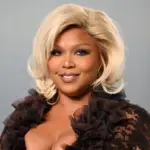 getty_lizzovanityfair_040126481754