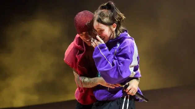 getty_justinbieberandbillieeilishcoachella_042926240183