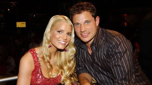 getty_nicklacheyjessicasimpsonin2003_051426611056