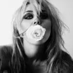 e_mileycyrusbasspersuades_09012637996
