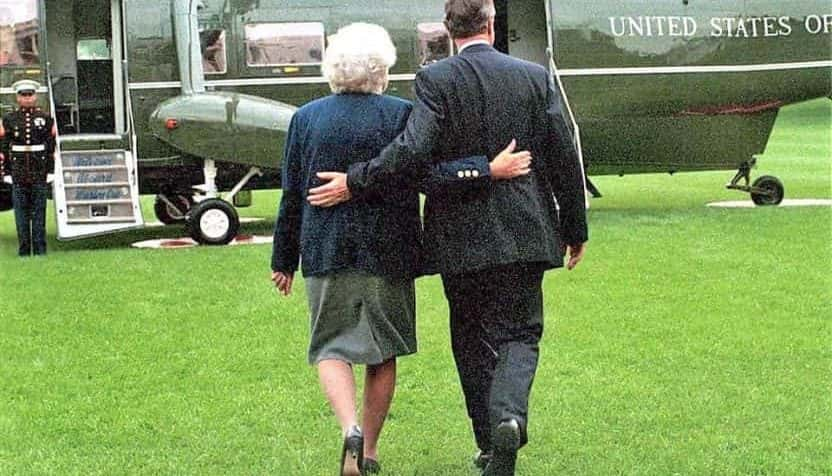 george-hw-barbara-bush-george-w-bush-facebook