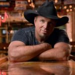 garth-brooks-2019-dive-bar-pic-1-832-2