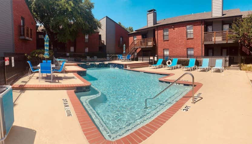 springlake-apartments-pool-facebook