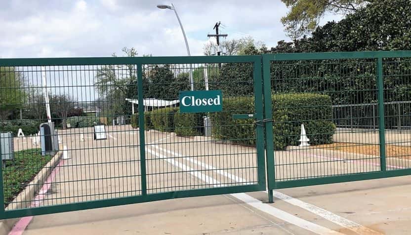 closed-sign-on-gate-marlee