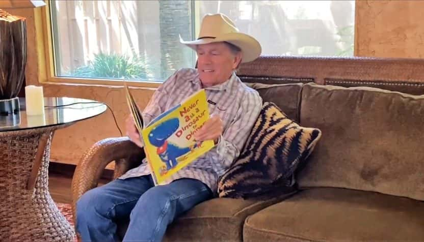 george-strait-reading-gov-abbott-facebook