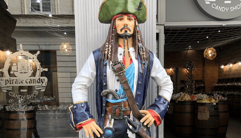 pirate-statue-1-832