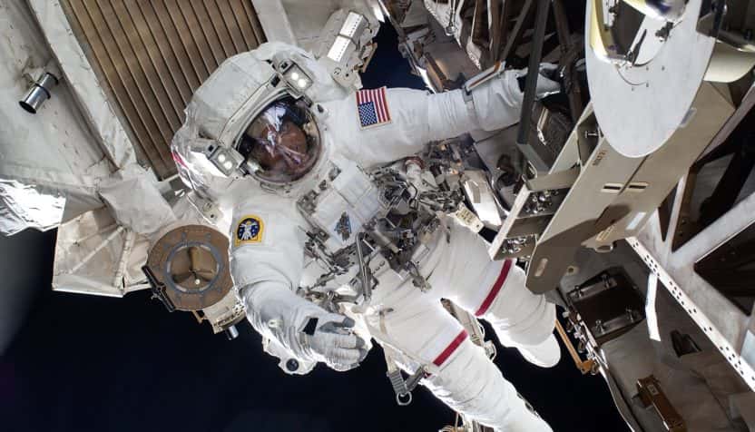astronaut-at-space-station-nasa-facebook