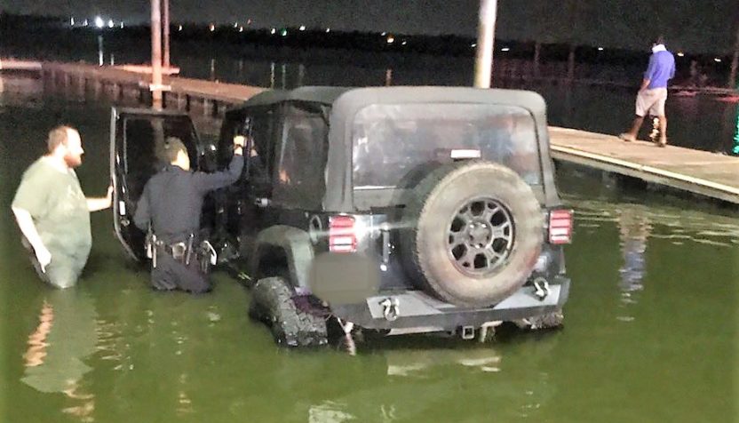 jeep-in-water-apd-twitter