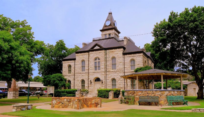 glen-rose-courthouse-facebook