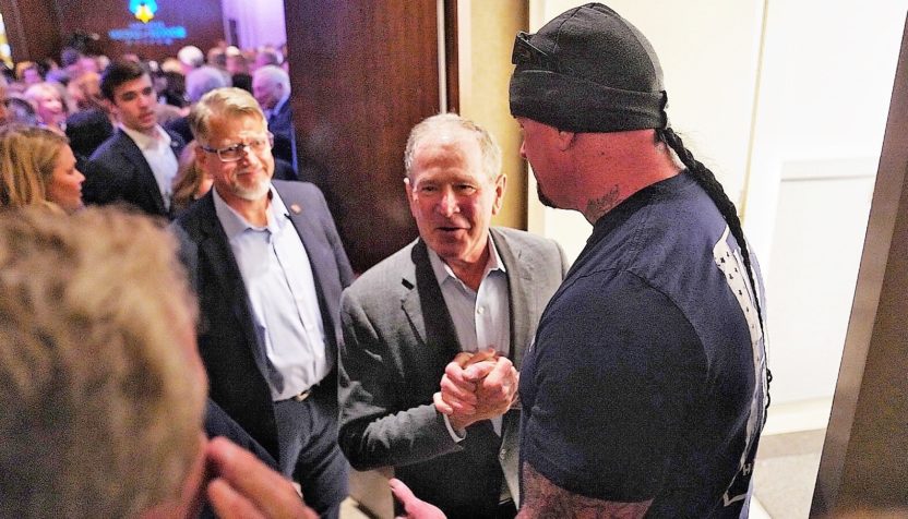 dubya-and-the-undertaker-undertaker-twitter