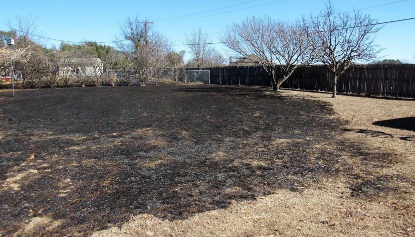 backyard-grass-fire-willow-park-fire-rescue-facebook