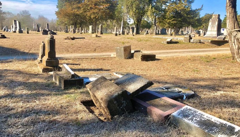 headstones-broken-waxahachie-city-cemetery-facebook