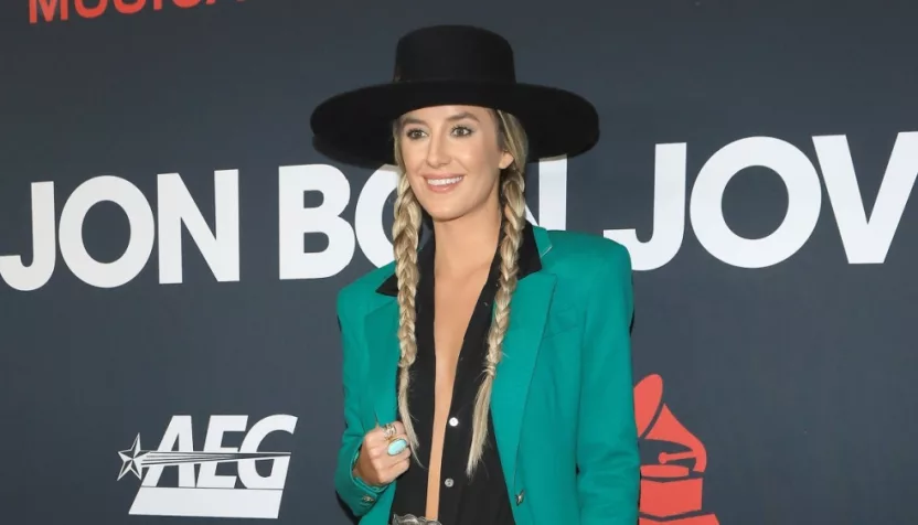 Lainey Wilson at the 2024 MusiCares Person of the Year Honoring Jon Bon Jovi at the Convention Center on February 2^ 2024 in Los Angeles^ CA