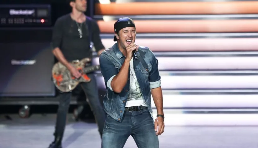 Luke Bryan performs onstage at the PNC Bank Arts Center on June 2^ 2016 in Holmdel^ New Jersey.