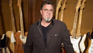 vince-gill-1-2022-832-png-3