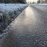 2023-01-19_plotzliches_glatteis_und_gefrorene_pfutzen_in_tauberbischofsheim