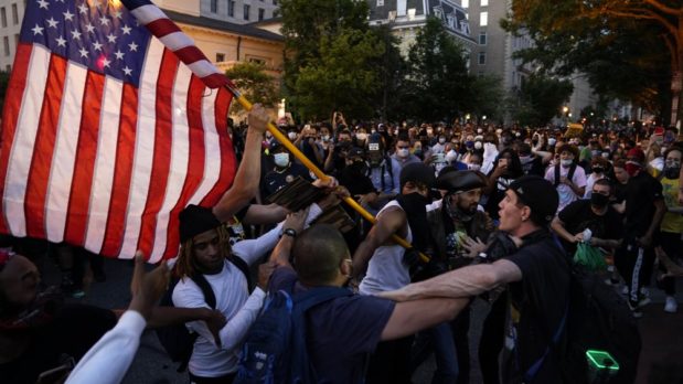 white-house-protest-ap