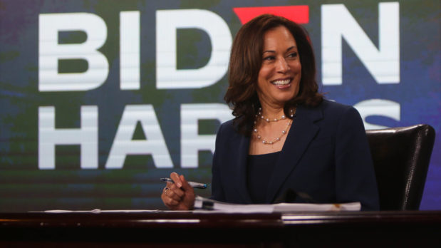 news-joe-biden-and-kamala-harris-sign-documents-for-the-democratic-nomination