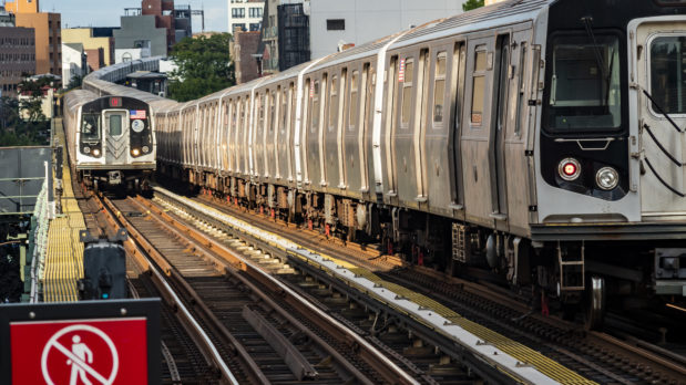 ny-elevated-train-in-new-york