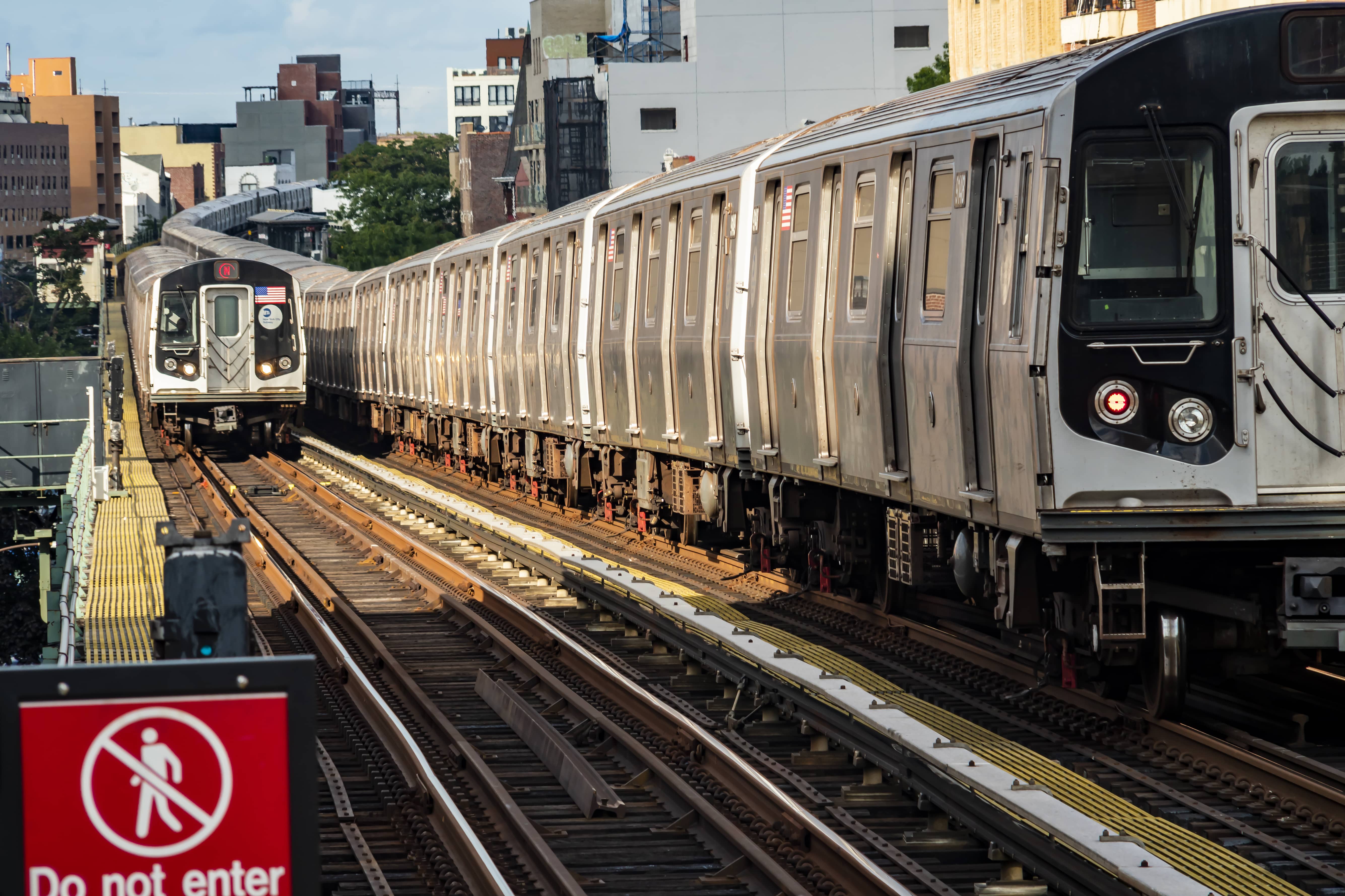 ny-elevated-train-in-new-york