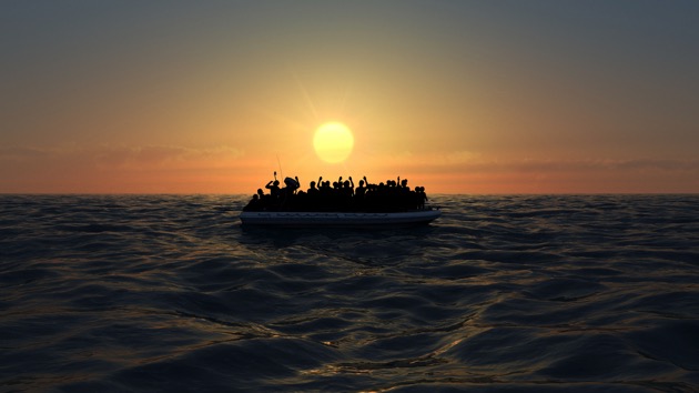 istock_082119_migrantboatitaly