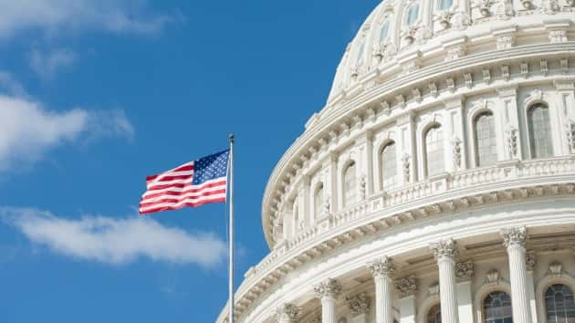 istock_91919_uscapbldgflag