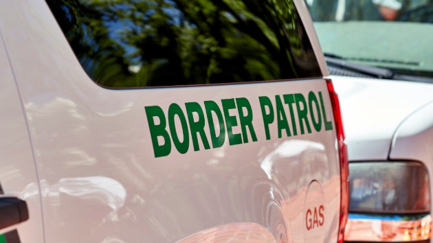 istock_10119_borderpatrol