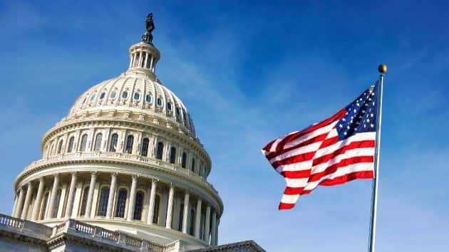 istock_10319_uscapflag