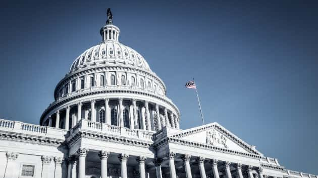 istock_103019_uscapflag