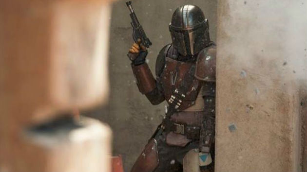 e_the_mandalorian_action_11152019