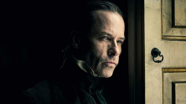 e_christmas_carol_guy_pearce_11212019