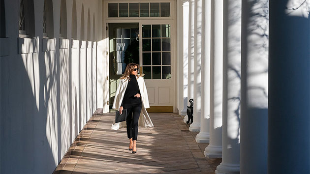 112619_whitehouse_melania