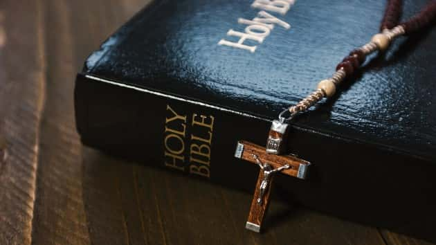 istock_12419_holybible