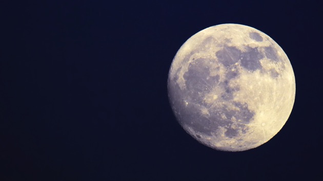 istock_120919_fullmoon1212