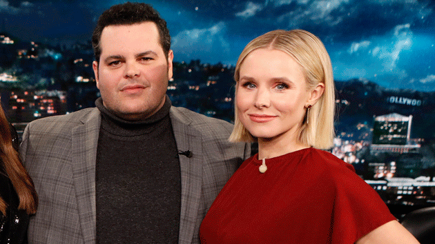 e_josh_gad_kristen_bell_121819