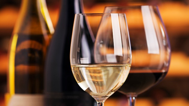 istock_1720_wineglasses