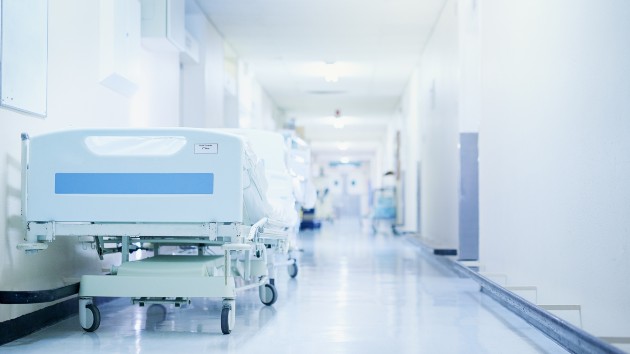 istock_3220_hospitalhallway