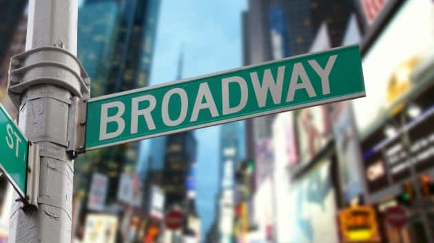 istock_31120_broadwaysign