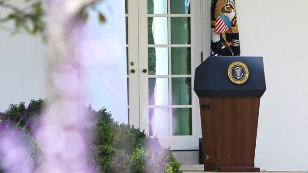 istock_whitehousepodium_032020