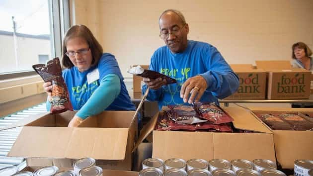 day-of-hope-feeding-america-02-ht-jc-200408_hpmain_16x9_992201