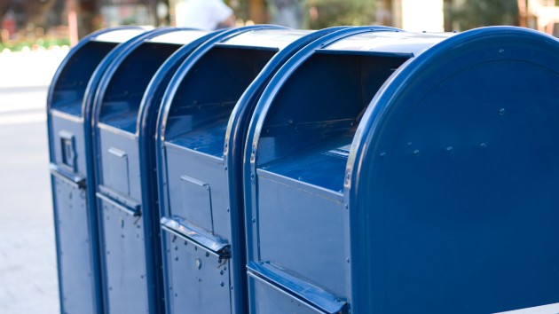 istock_42520_mailboxes