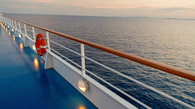 istock_5120_cruisedeck