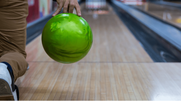 istock_51420_bowlingalley