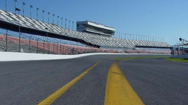 istock_51820_racetrack