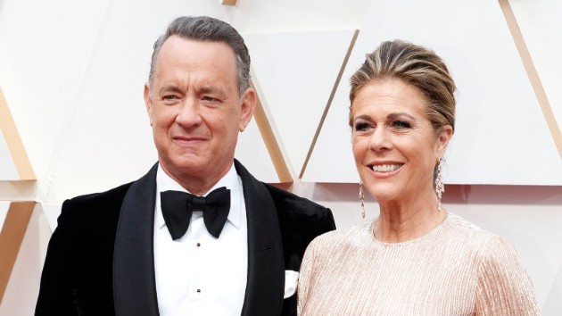 e_tom_hanks_rita_wilson_07272020