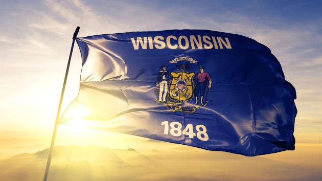 istock_81720_wisconsinflag